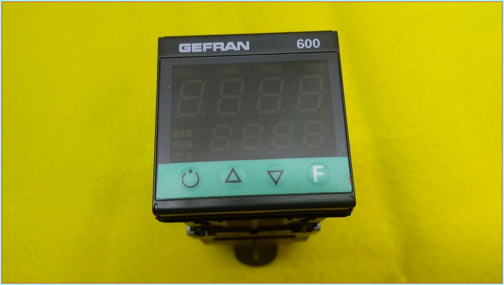 GEFRAN 600-R-D-0-0-1 F000059 SIFIR KUTULU ISI KONTROL CİHAZI