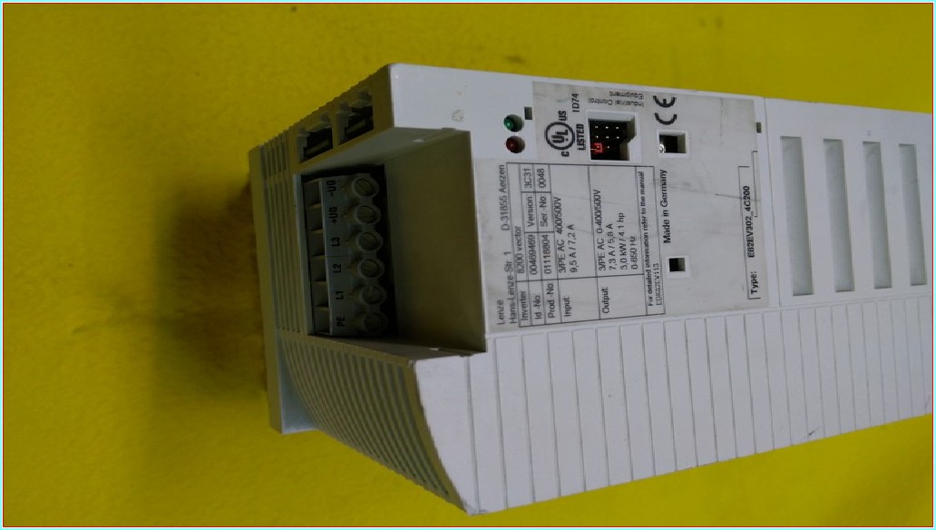 LENZE E82EV302-4C200 E82EV302-4 8200 3KW VECTOR SIFIR SERVO SÜRÜCÜ