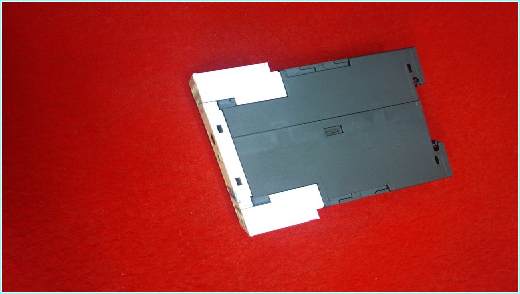 SIEMENS 3RP1525-1AP30 SIRIUS GECİKMELİ ZAMAN RÖLESİ