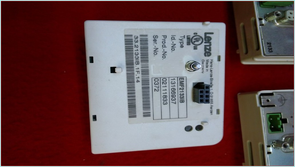 LENZE EMF2133IB İLETİŞİM MODÜLÜ KEYPAD
