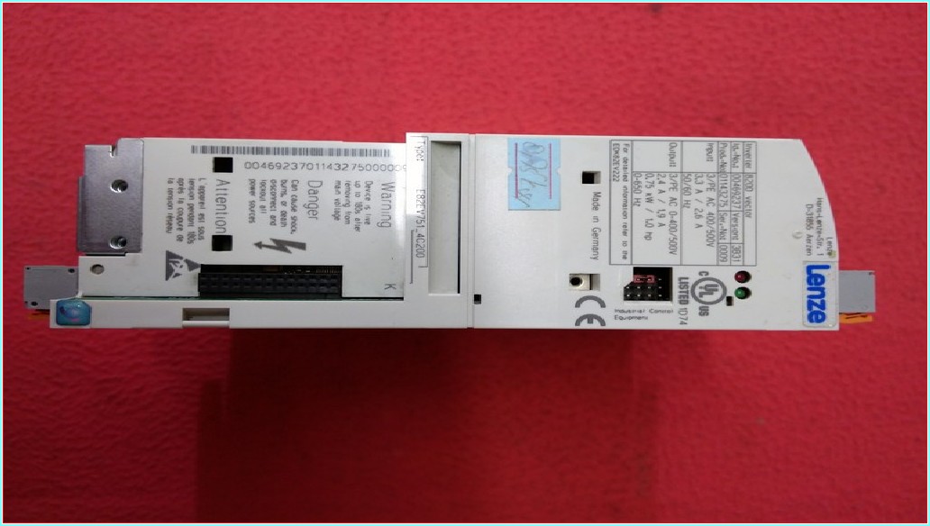 LENZE E82EV751-4C E82EV751K4C 13127094  8200 0,75KW E82EV751  380V SÜRÜCÜ
