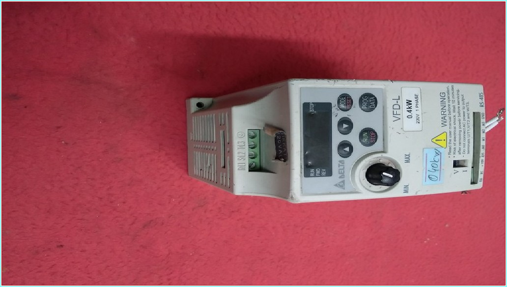 DELTA VFD004L21A VFD-L 0,40 KW SÜRÜCÜ