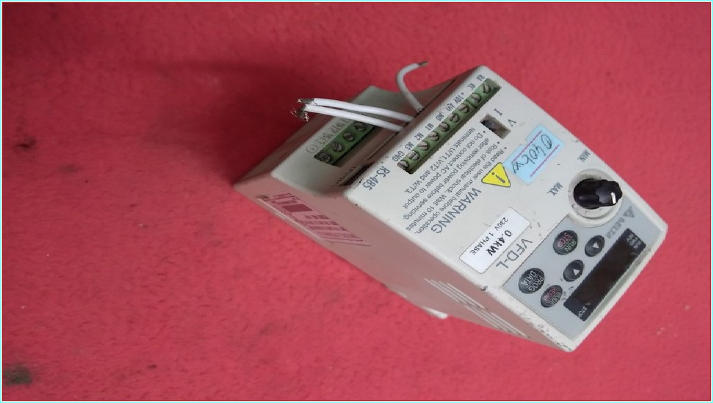 DELTA VFD004L21A VFD-L 0,40 KW SÜRÜCÜ