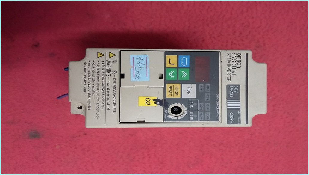 OMRON 3G3JV-AB004 1,1KVA 7,4A  SÜRÜCÜ INVERTER