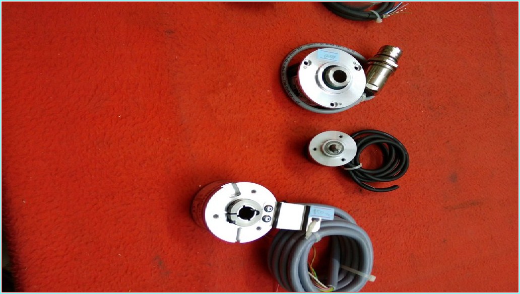 WACHENDORFF WDG 58H-12-2048-ABN-I24-K3 10-30VDC PPR2048 SIFIR ENCODER