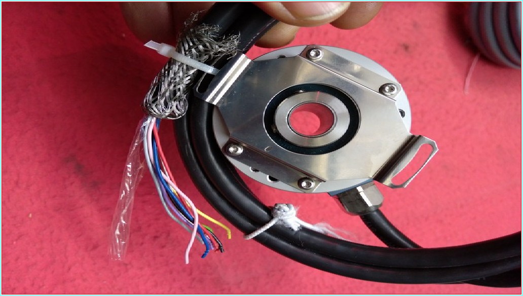LEINE LINDE RHI 593 PPR1024 5VDC SIFIR ENCODER