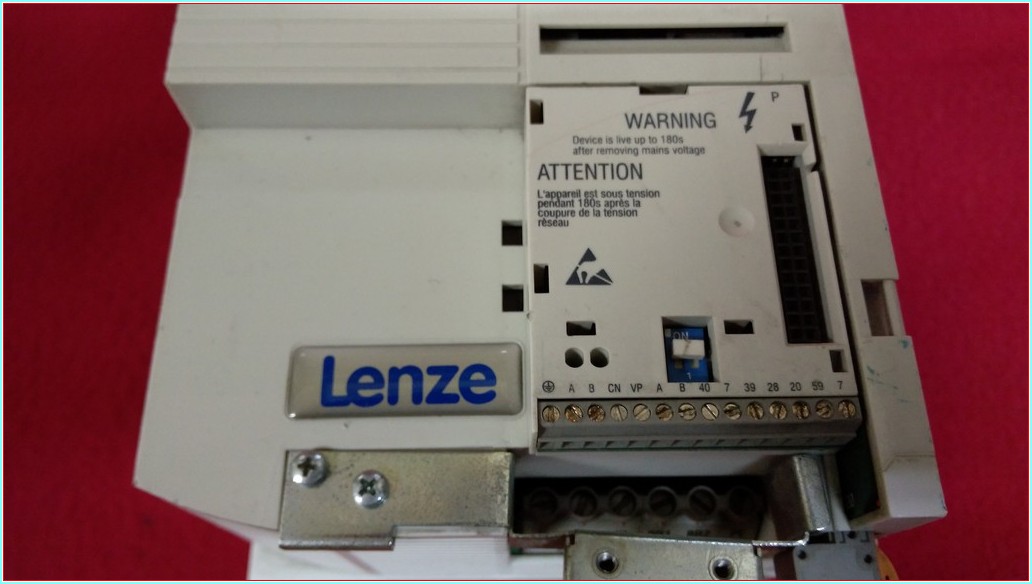 LENZE E82EV113_4C200 E82EV113_4C E82EV113-4C200 8200 11,0KW 15,0HP  SÜRÜCÜ