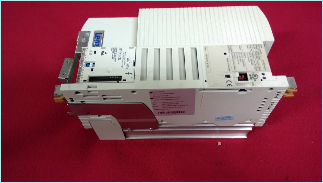 LENZE E82EV113_4C200 E82EV113_4C E82EV113-4C200 8200 11,0KW 15,0HP  SÜRÜCÜ