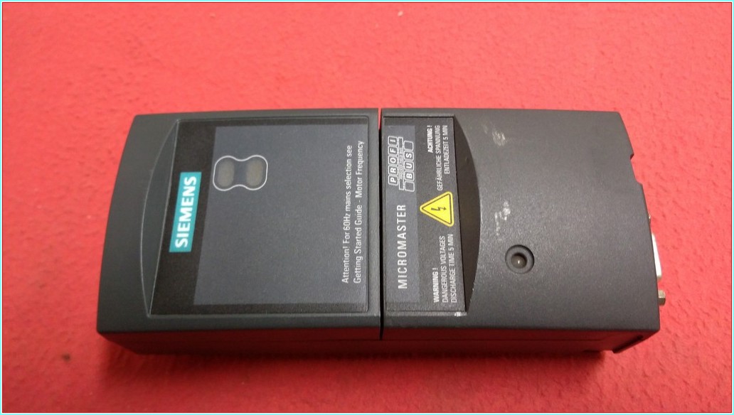 SIEMENS 6SE6400-1PB00-0AA0 1790L220A B02/1,03 MICROMASTER PROFIBUS İLETİŞİM MODÜLÜ