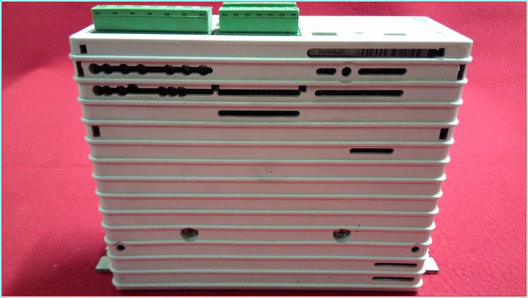 LENZE EVF8202-E-V002 0,75KW 4,0A SERVO SÜRÜCÜ INVERTER DRIVER HIZ KONTROL CİHAZI