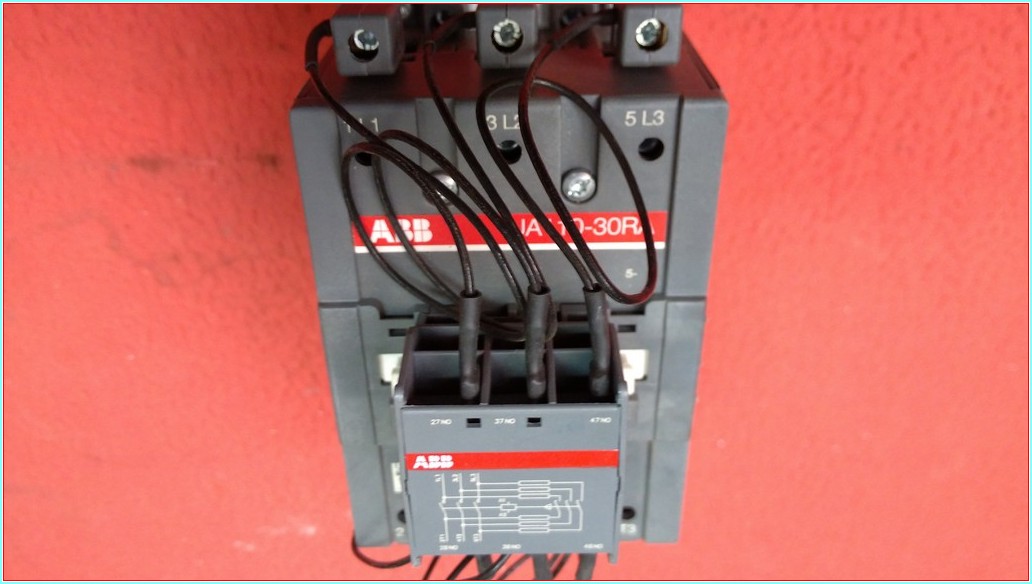 ABB UA110-30RA 80KVAR 220V KONTAK BOBİNLİ SIFIR KONTAKTÖR