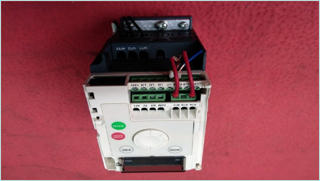 SCHNEİDER ATV12H055M2 0,55KW SIFIR SÜRÜCÜ INVERTER 0.55 KW DRIVER