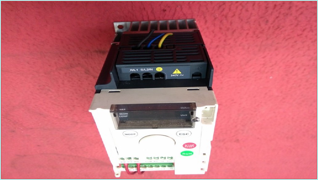 SCHNEİDER ATV12H055M2 0,55KW SIFIR SÜRÜCÜ INVERTER 0.55 KW DRIVER
