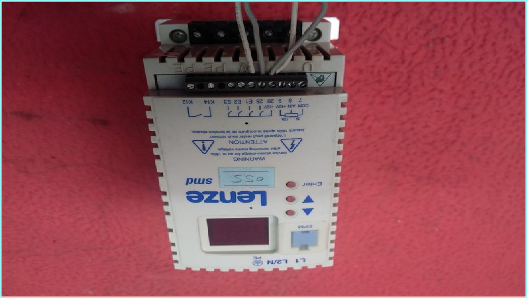 LENZE ESMD551X2SFA ESMD551X 0,55KW SÜRÜCÜ INVERTER DRIVER