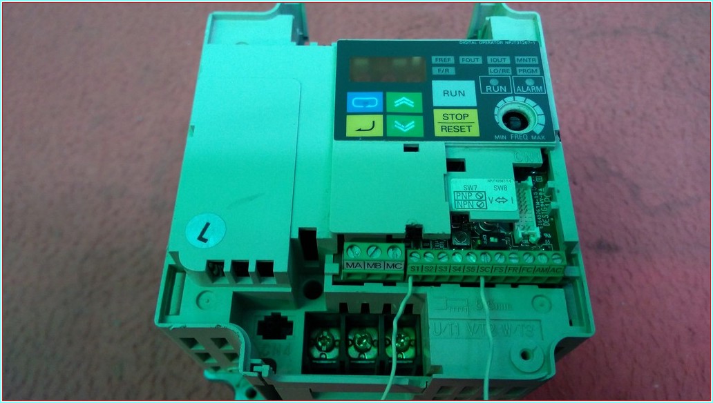OMRON 3G3JV-AB007 1,9KVA 5A SÜRÜCÜ INVERTER