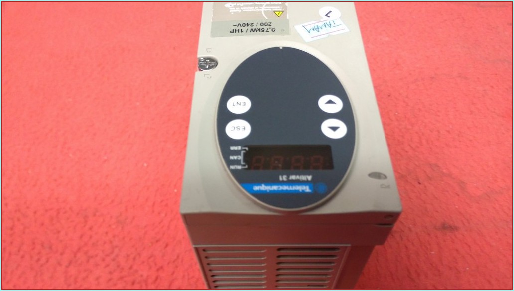 TELEMECANİQUE ATV31H075M2 0,75KW 4,8A SÜRÜCÜ