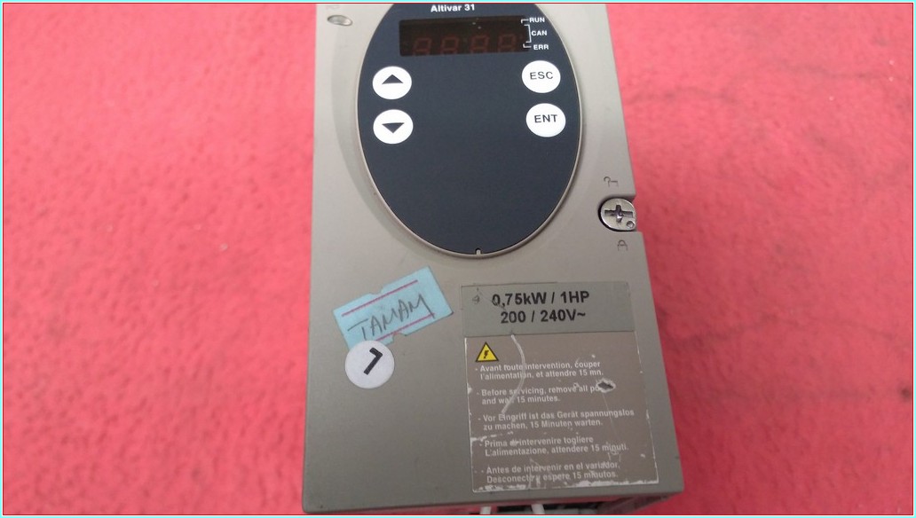TELEMECANİQUE ATV31H075M2 0,75KW 4,8A SÜRÜCÜ