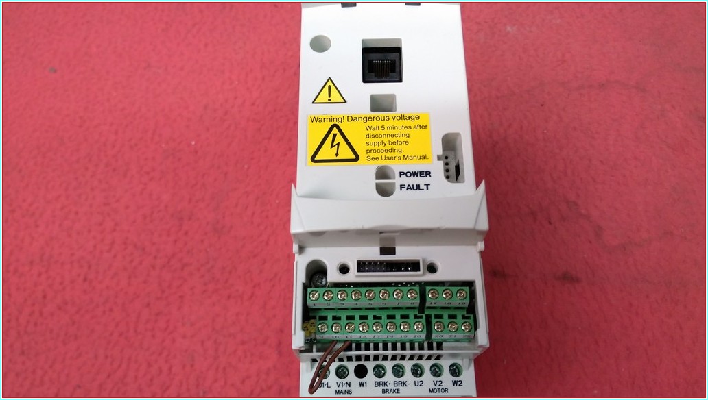 ABB ACS350-01E-02A4-2 0,37KW 2,4A SÜRÜCÜ