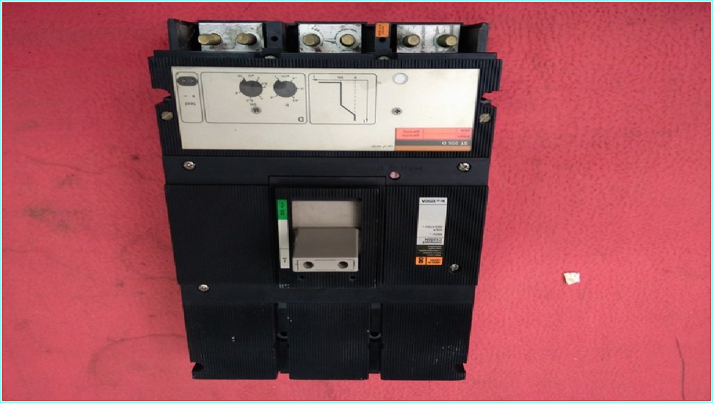 MERLİN GERİN COMPACT C1250N 1250A TMŞ DEVRE KESİCİ 1250 A ŞALTER