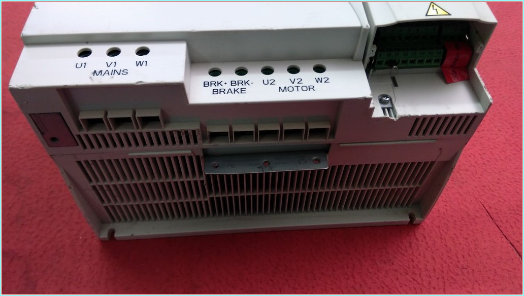 ABB ACS310-03E-34A1-4  ACS310 15KW 20HP SÜRÜCÜ