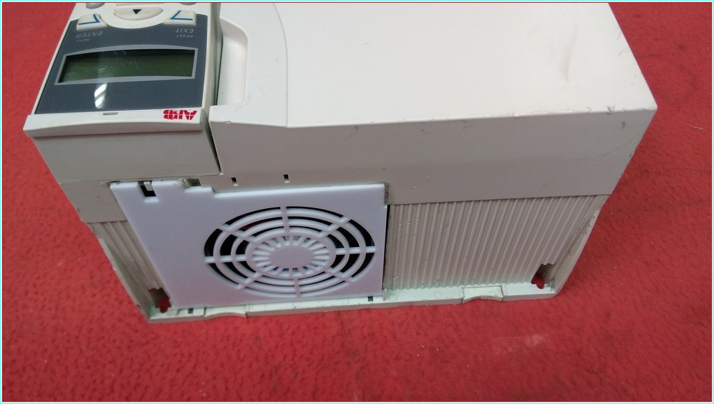 ABB ACS310-03E-34A1-4  ACS310 15KW 20HP SÜRÜCÜ