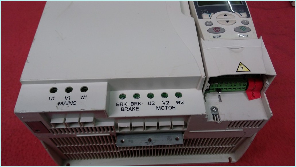 ABB ACS310-03E-34A1-4  ACS310 15KW 20HP SÜRÜCÜ
