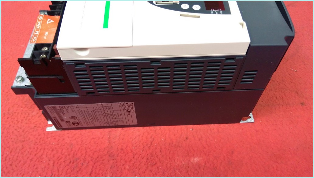SCHNEİDER ATV71HU55N4 5,5KW 7,5HP SÜRÜCÜ ATV71HU55N4