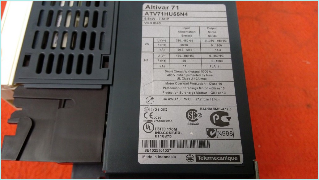SCHNEİDER ATV71HU55N4 5,5KW 7,5HP SÜRÜCÜ ATV71HU55N4