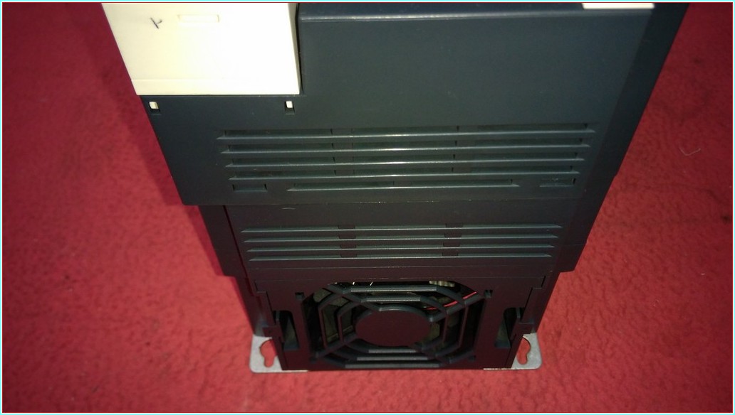 SCHNEİDER ATV32HU55N4 5,5KW 7 1/2HP SÜRÜCÜ