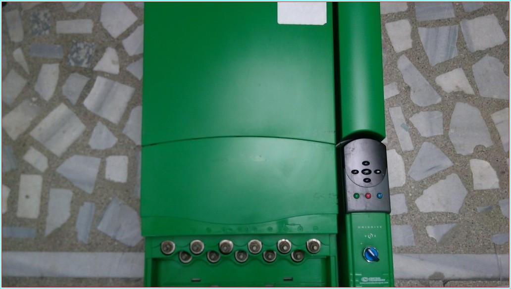 CONTROL TECHNIQUES UNI4402VTC 55 KW 124 A SÜRÜCÜ
