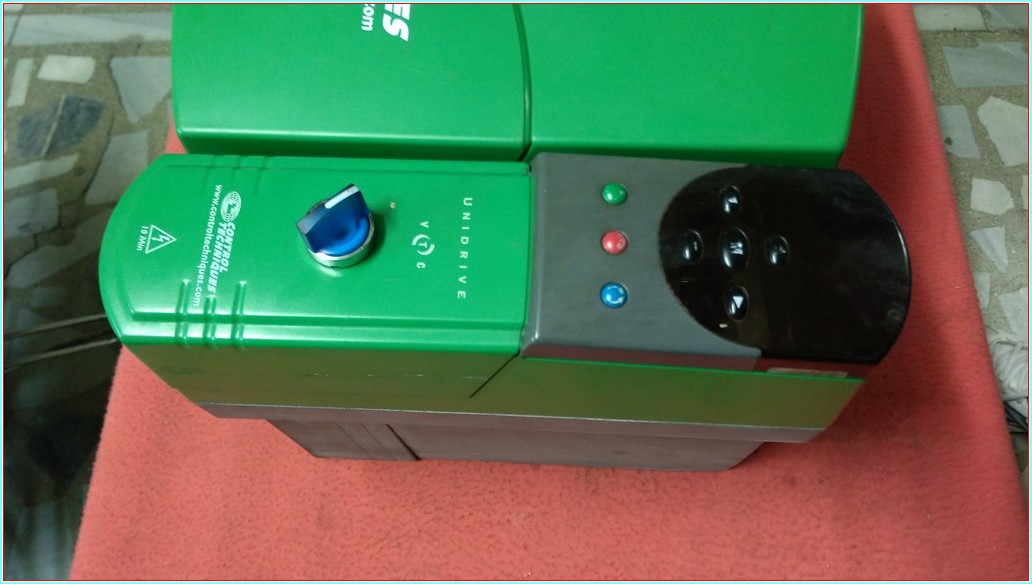 CONTROL TECHNIQUES UNI3402VTC 18,5 KW SÜRÜCÜ