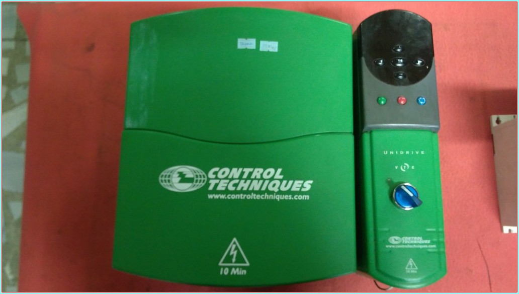 CONTROL TECHNIQUES UNI3402VTC 18,5 KW SÜRÜCÜ