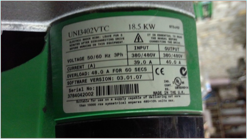 CONTROL TECHNIQUES UNI3402VTC 18,5 KW SÜRÜCÜ