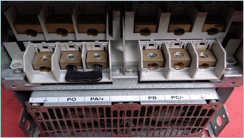 TELEMECANİQUE ATV71HD37N4 ATV71HD37N4Z ATV71 37 KW 50 HP ALTİVAR 71 SÜRÜCÜ