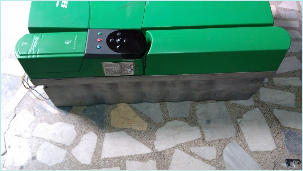 CONTROL TECHNIQUES UNI4404VTC UNI4404 90 KW AĞIR ŞART SÜRÜCÜ