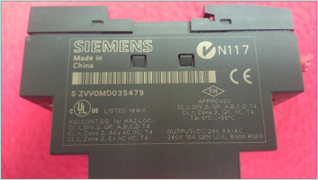 SIEMENS 6ED1 052-1FB00-0BA5 LOGO 230RC PLC
