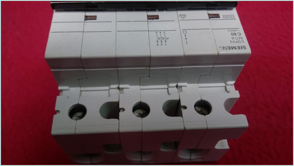 SIEMENS 5SP4380-7 5SP4380 7 5SP43807 MCB C80 80 A C OTOMAT