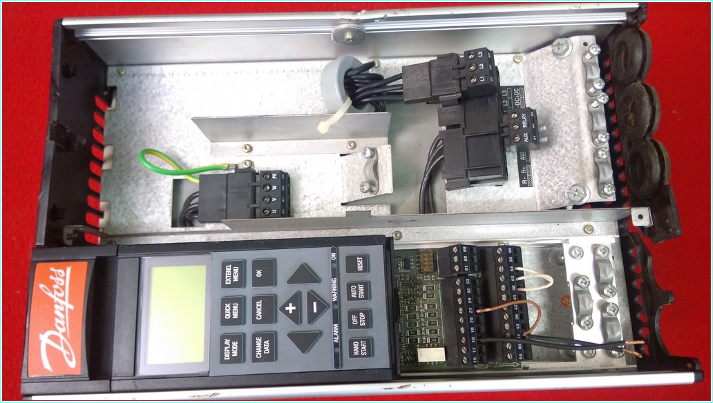 DANFOSS VLT6011 7,5 KW SÜRÜCÜ