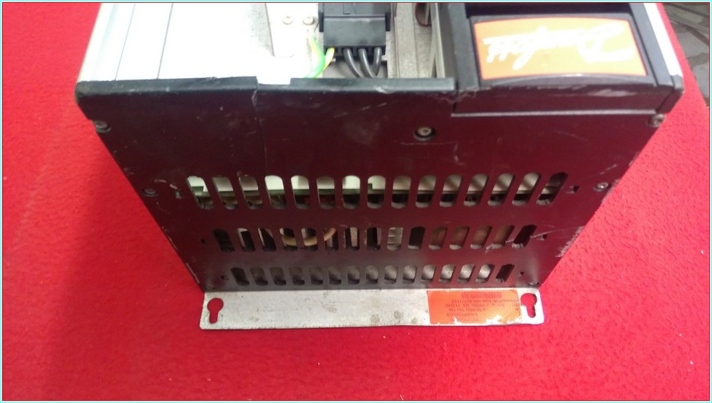 DANFOSS VLT6011 7,5 KW SÜRÜCÜ