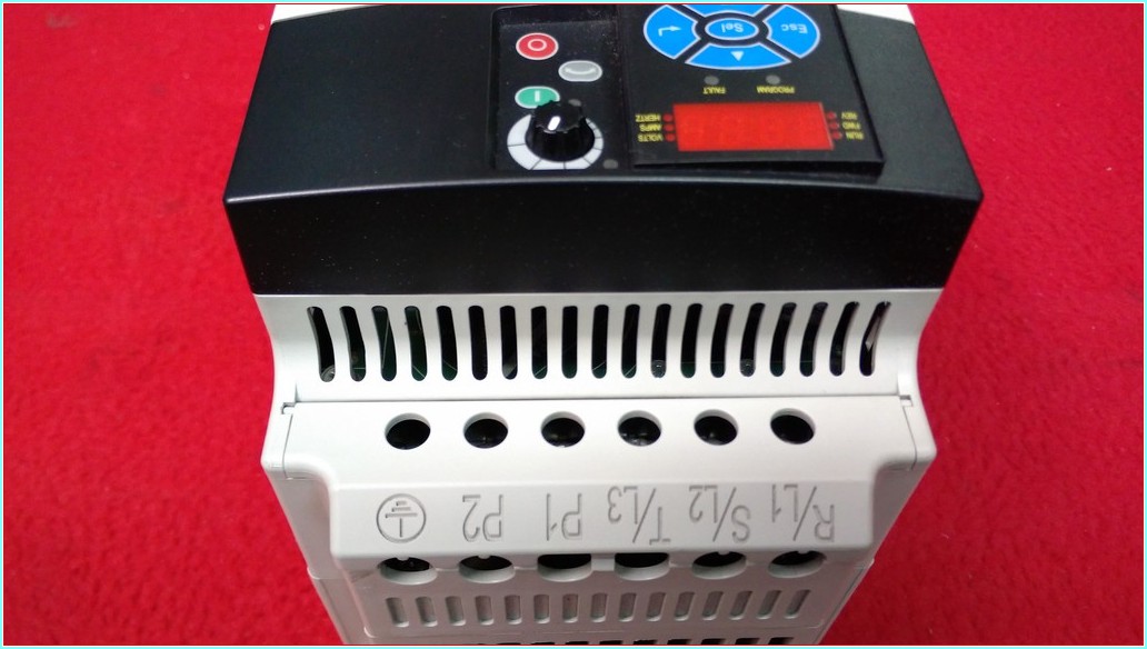 ALLEN BRADLEY 22F-D018N104 7,5 KW SÜRÜCÜ