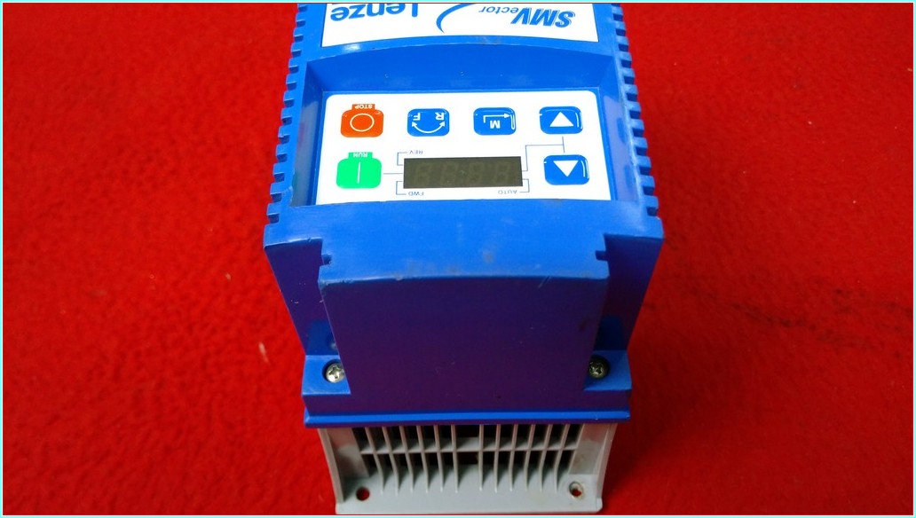 LENZE ESV402N04TXB ESV402N04TXB522 4KW SÜRÜCÜ
