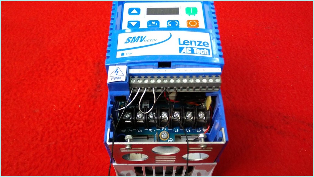 LENZE ESV402N04TXB ESV402N04TXB522 4KW SÜRÜCÜ