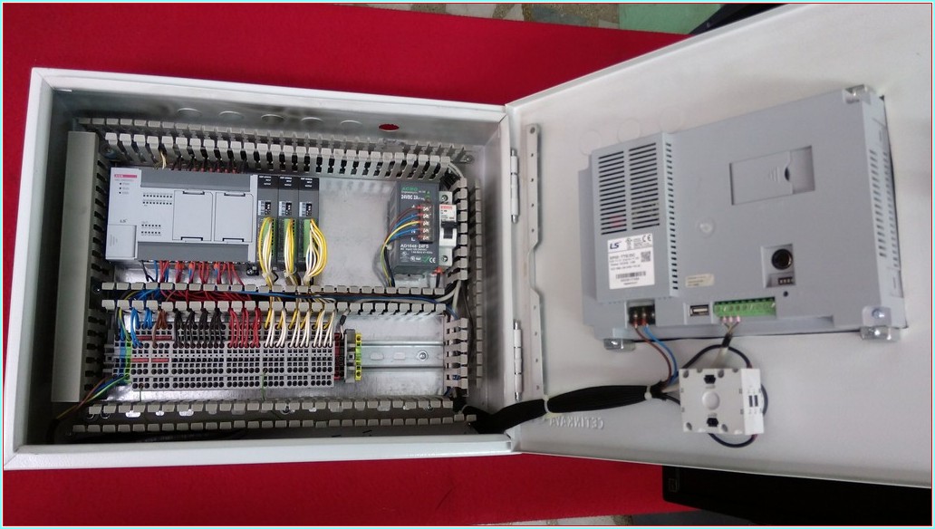 LS XP50-TTE/DC OPERATÖR PANEL XBC-DR30SU PLC XBF-AH04A