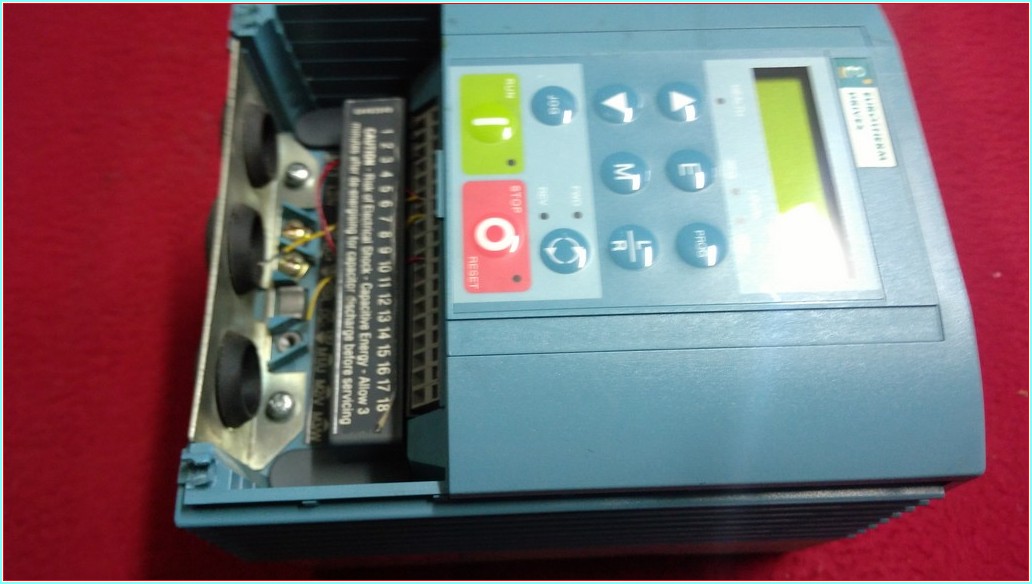 EUROTHERM DRIVES 605 007 230 1 F 0010 GR 000 0,75 KW SÜRÜCÜ