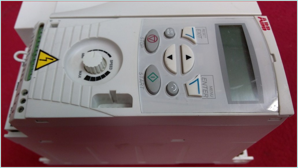 ABB ACS150-01E-07A5-2 ACS150 1,5 KW SÜRÜCÜ