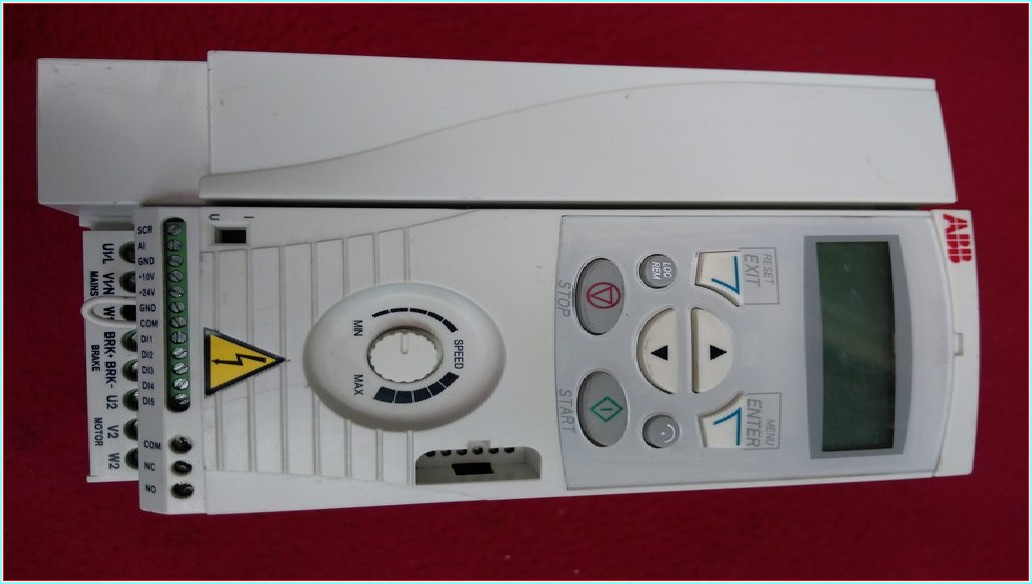 ABB ACS150-01E-07A5-2 ACS150 1,5 KW SÜRÜCÜ