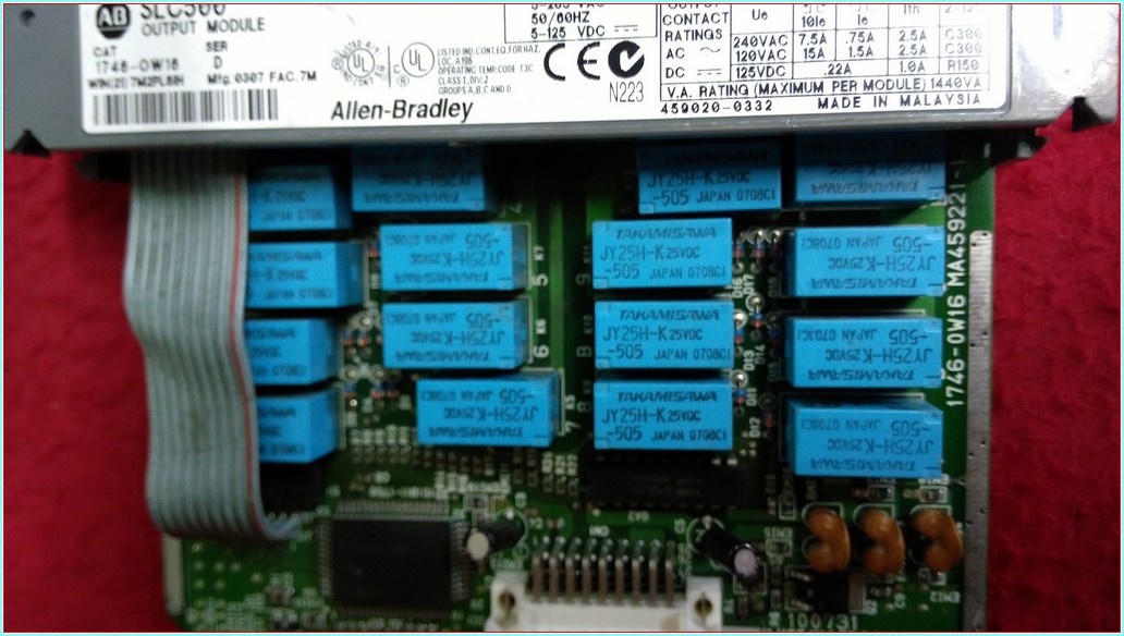 ALLEN BRADLEY SLC500 OUTPUT MODULE