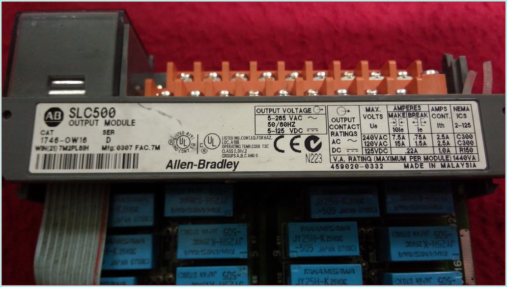 ALLEN BRADLEY SLC500 OUTPUT MODULE
