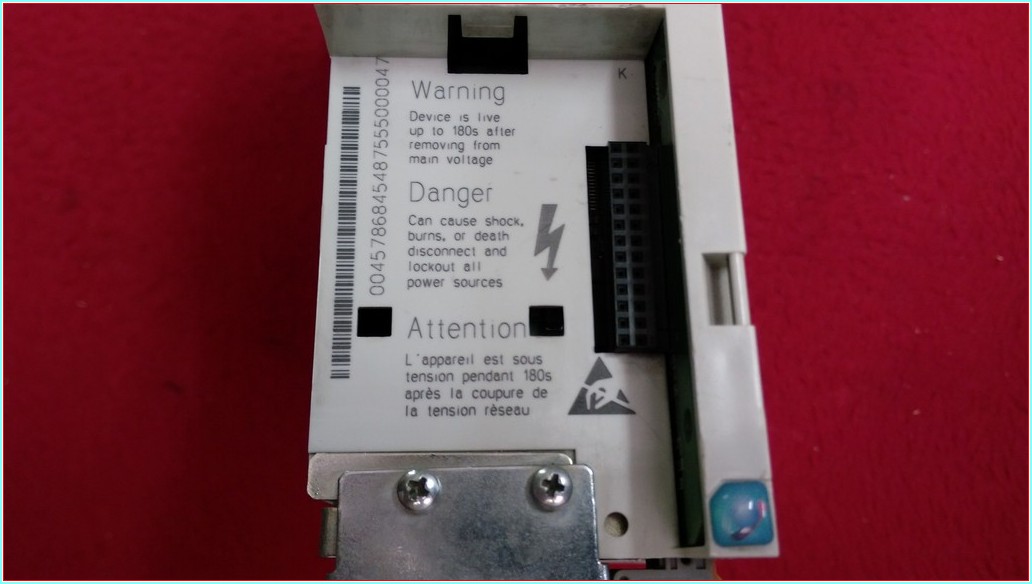 LENZE E82EV551-4C200 E82EV551K4C E82EV551-4C 8200 0,55 KW 380V VECTOR SÜRÜCÜ
