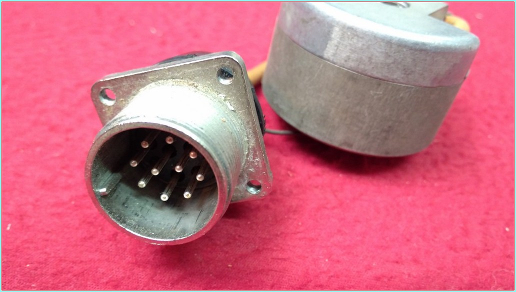 STEGMANN HG 660 ANK 2048 PULS/REV SN 5VU0T0K00N00-000350 VDC 12-30 ENCODER
